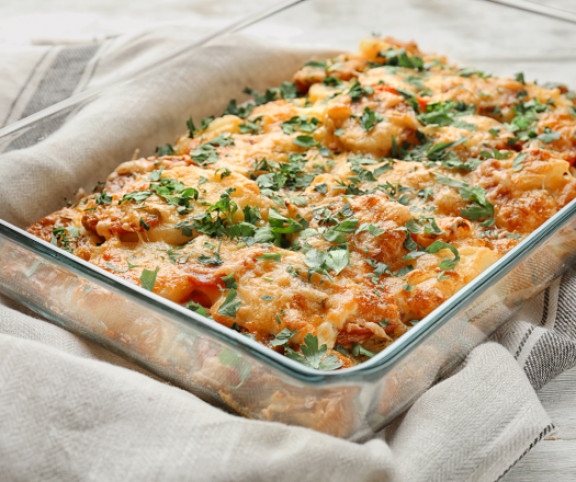 Kolbászos-sajtos tepsis krumpli